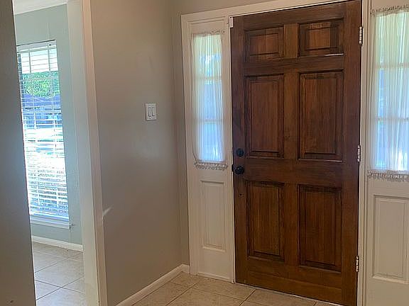 4th image of 1360 Sheridan Ln