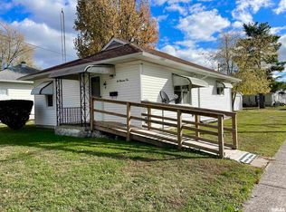 602 E Main St, Christopher, IL 62822