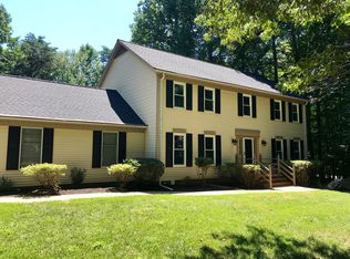 8217 Honeysuckle Rd, Manassas, VA 20112