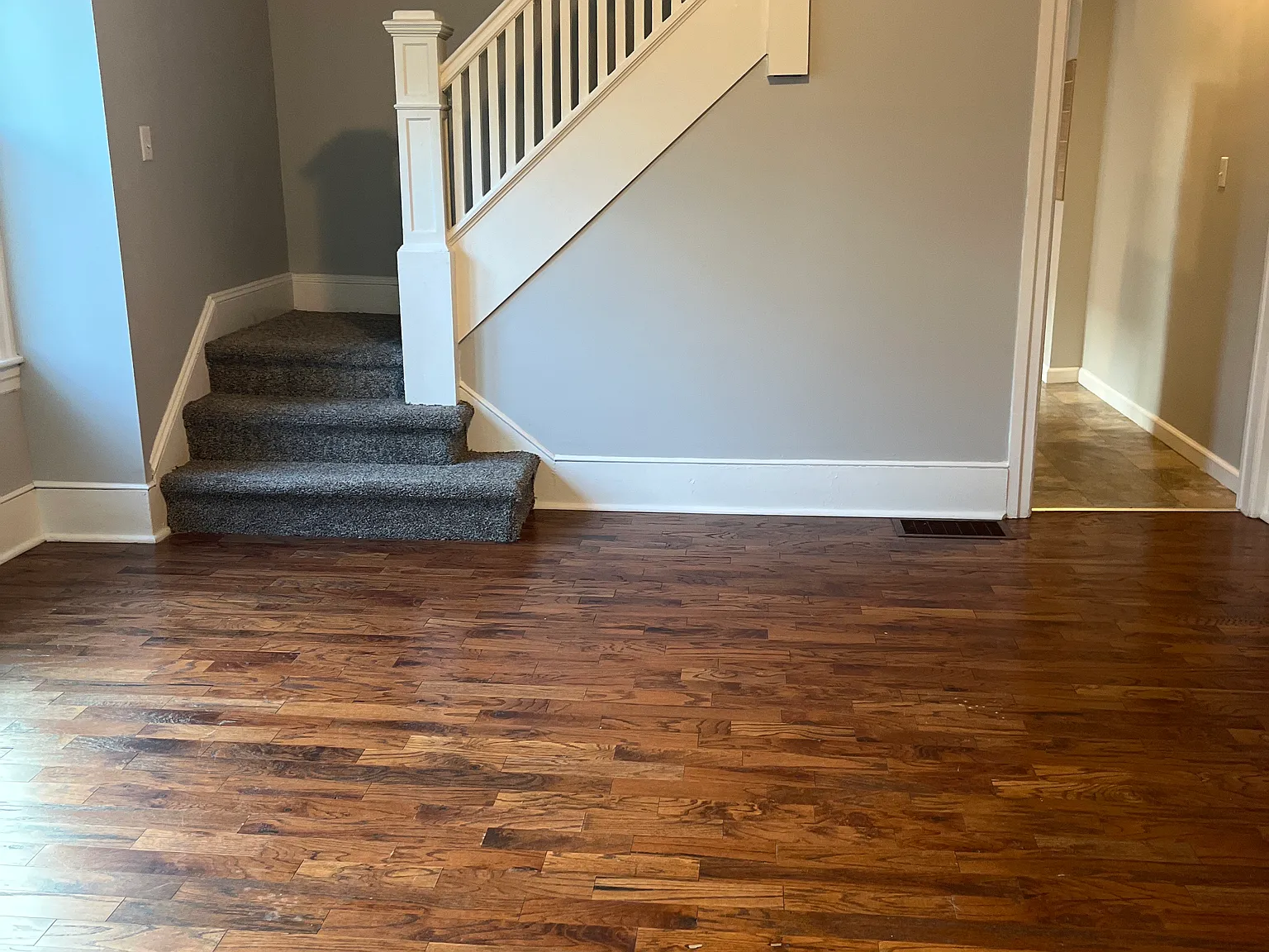 3 bed, $1,300 — Photo 2