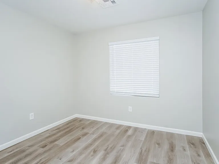 2405 Breckle Key Ave — Photo 13