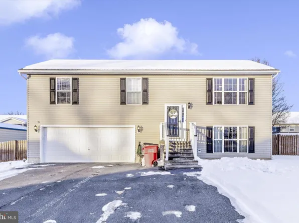 140 Heights Ave, Martinsburg, WV 25404