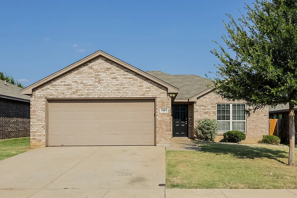 3 bed, 2.0 bath, 1400 sqft, $1,985 — Photo 1