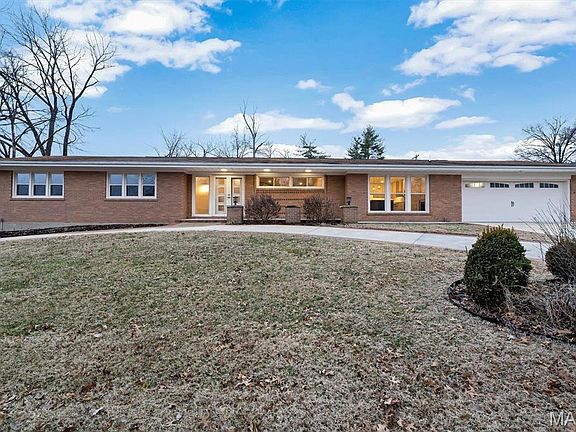 2nd image of 6 Heartwoods Ct