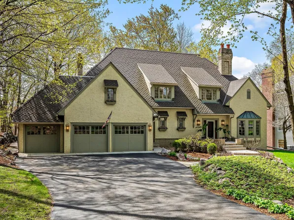 19795 Muirfield Cir, Shorewood, MN 55331