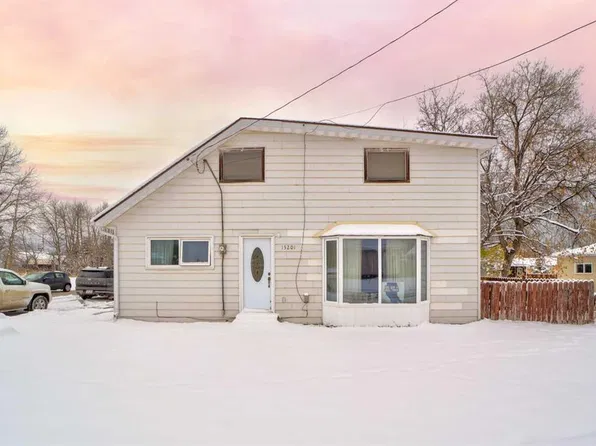 13201 S 17th Ave, Crowsnest Pass, AB T0K 0E0