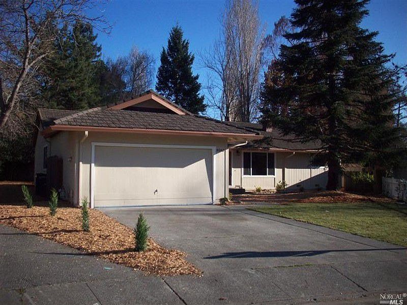 1st image of 8562 Lakewood Ave