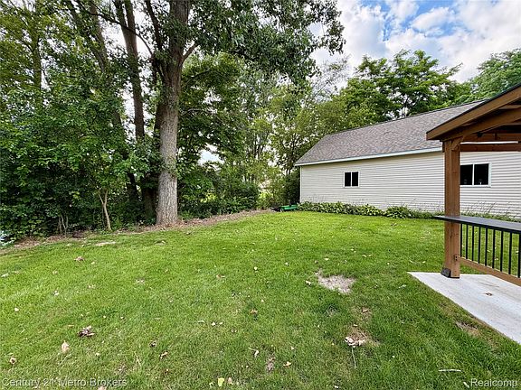3rd image of 5484 Wakefield Rd