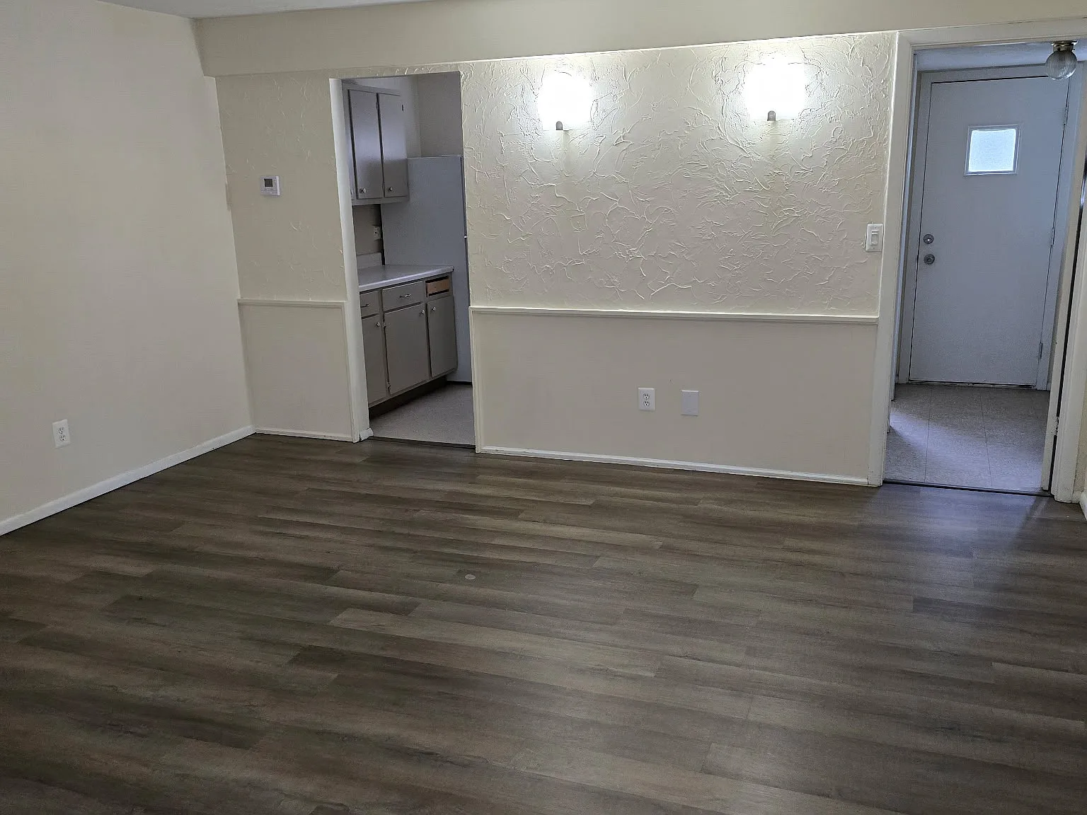 762 Mentor Ave — Photo 1
