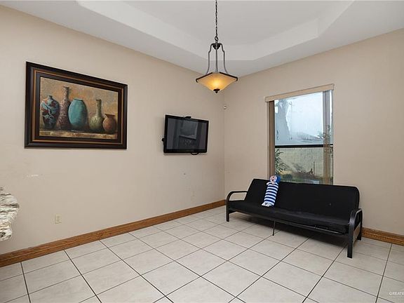 4th image of 5023 Crown Point St