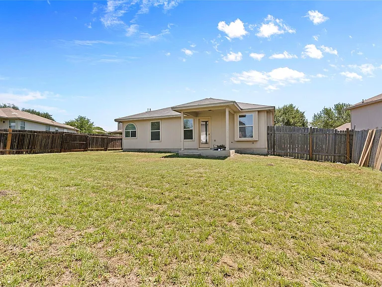406 Covent Dr — Photo 28