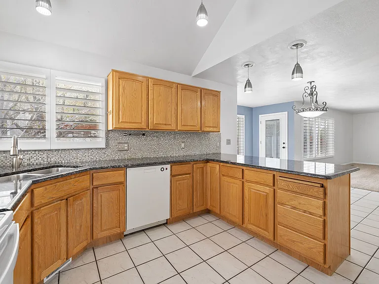 2102 E Candle Spruce Cv — Photo 21