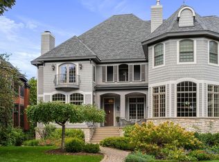 1520 Kenwood Pkwy, Minneapolis, MN 55405