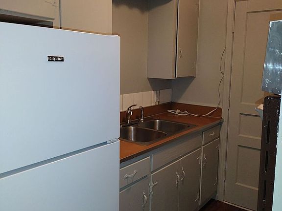 4th image of 1150 S Water Ave #40