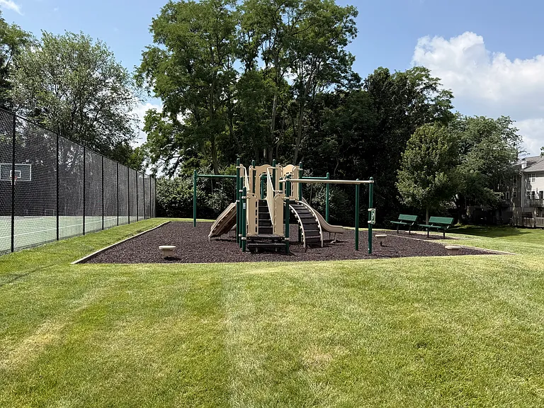 8078 Hetz Dr — Photo 29
