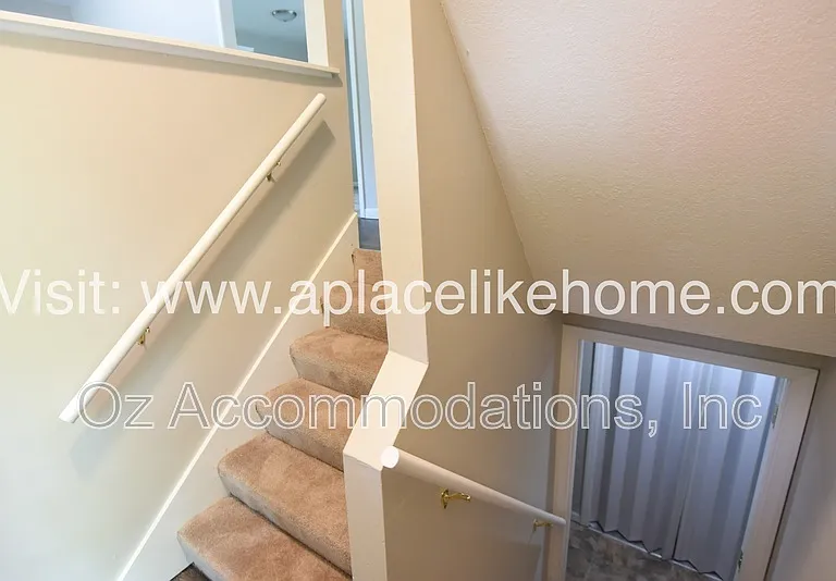5521 Perry Ln — Photo 23