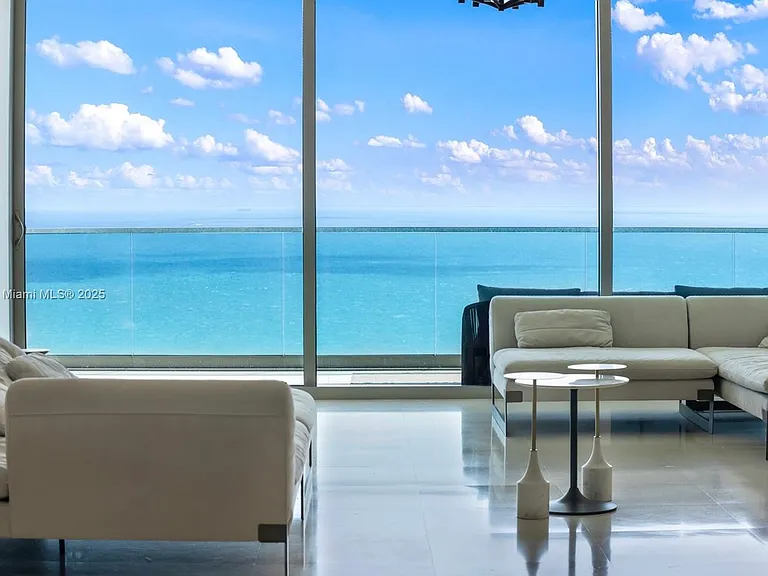 10201 Collins Ave #2516 — Photo 7
