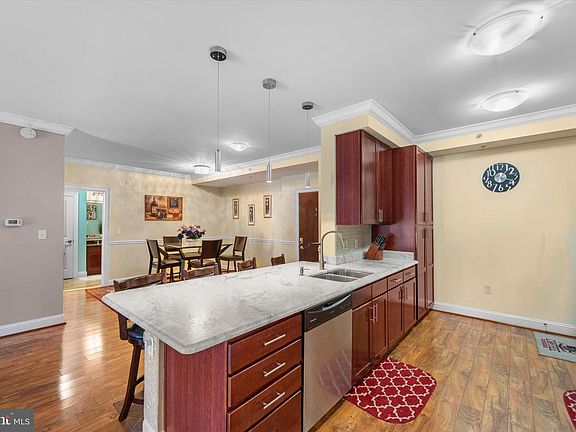 4th image of 6301 Edsall Rd Unit 112