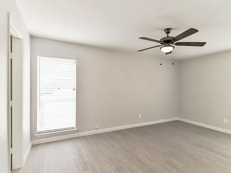 Sun Ridge Apartments — Photo 33