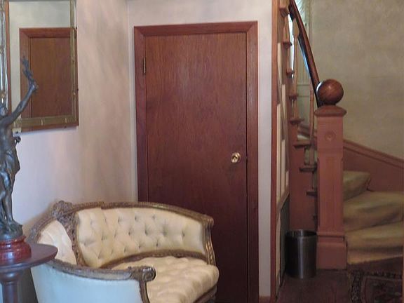 2nd image of 303 Jackson St
