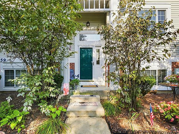 3rd image of 3457 Ravinia Cir