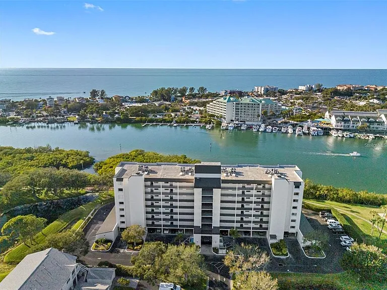 11730 Shipwatch Dr #305 — Photo 28