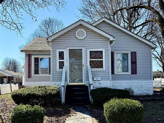 2nd image of 239 W Thomas St