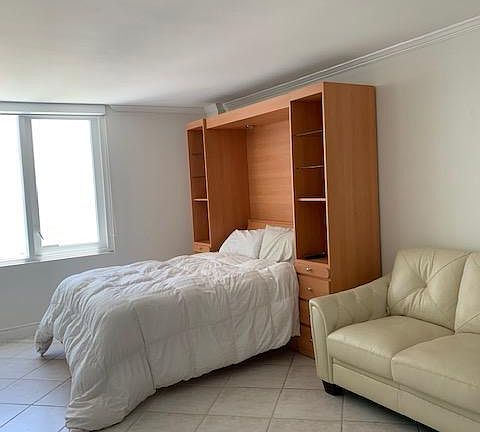 5th image of 2300 Collins Ave #800