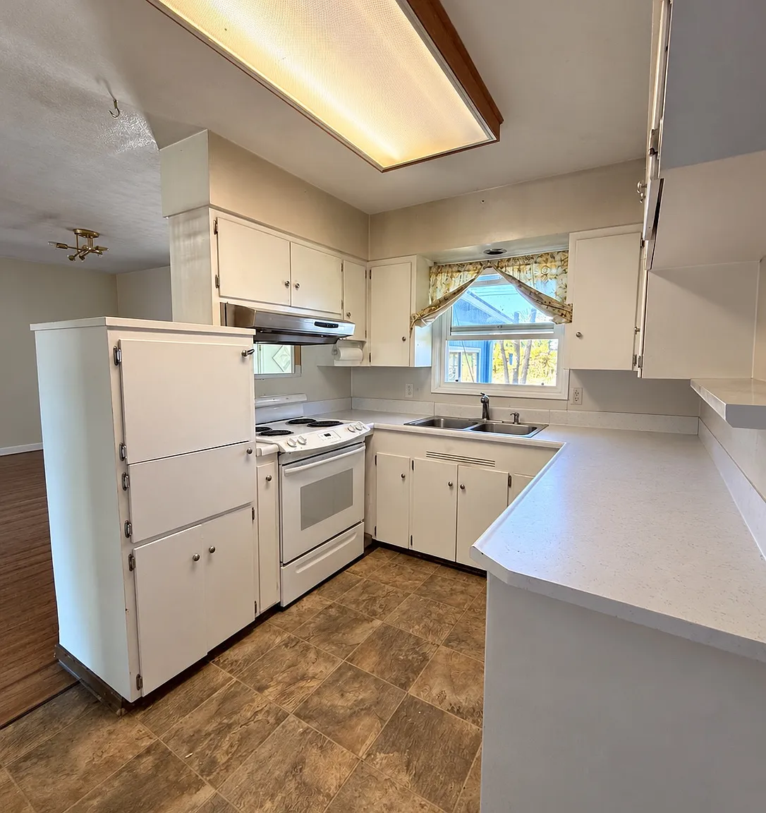 3 bed, 996 sqft, $1,850 — Photo 3