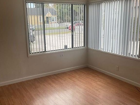 3rd image of 411 1/2 N Eastwood Ave #411.5