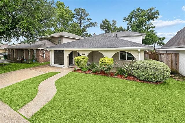 1st image of 129 N Bengal Rd