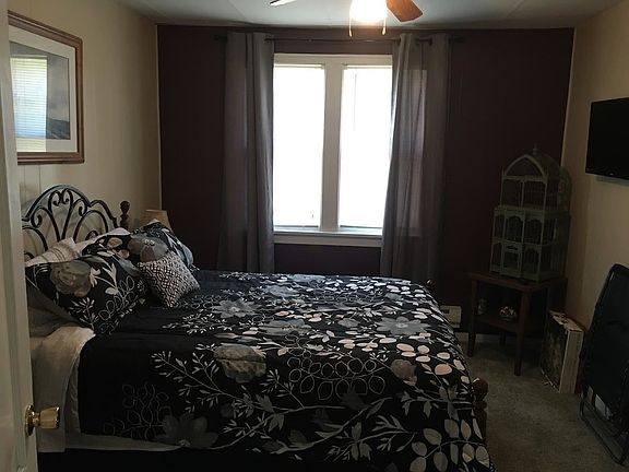 5th image of 408 Scott Ave