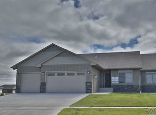2709 Oak Hill Dr W #2711, Sioux Falls, SD 57108