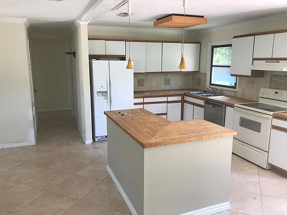 5th image of 1514 Coconut Dr