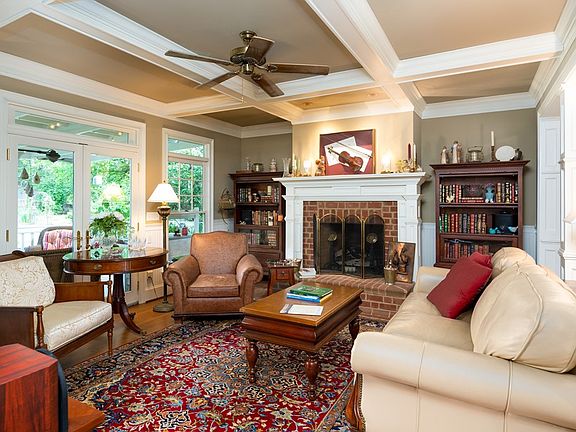 4th image of 16 Cox Farm Ct