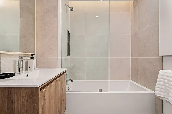 Rented by Nooklyn NYC LLC | media 74