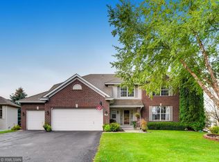 2372 Eagle Valley Dr, Woodbury, MN 55129