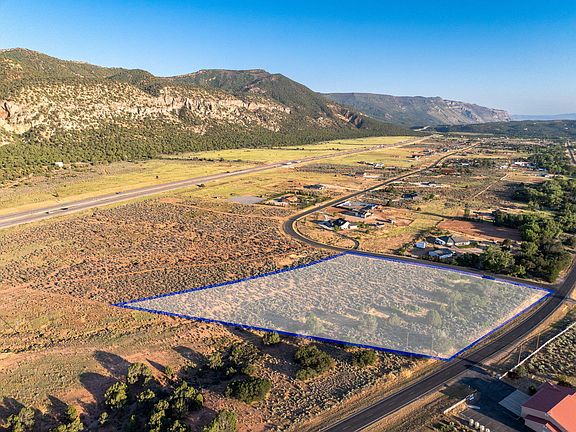 4th image of 1463 S Old Highway 91