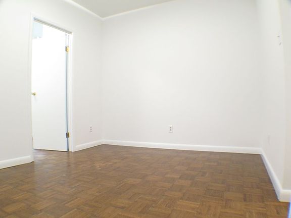 4th image of 326 E 65th St APT 20