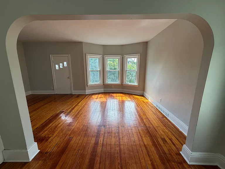 453 Herkimer St #UPPER — Photo 3