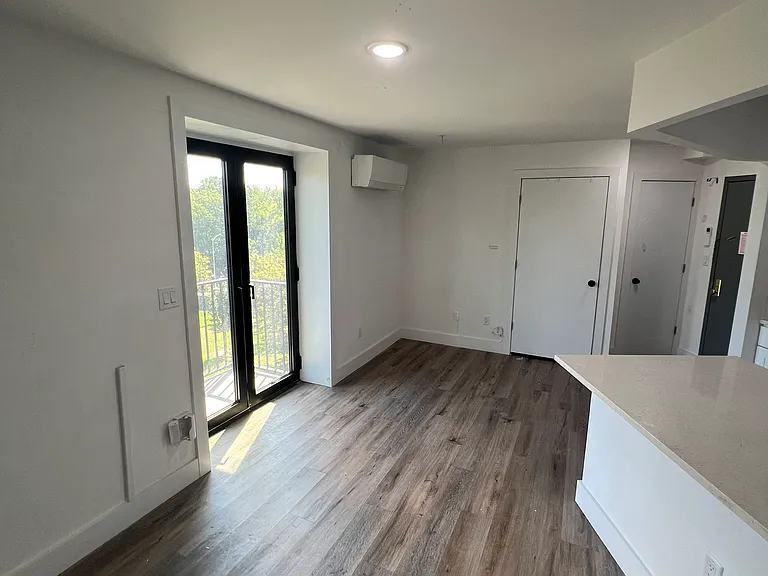 320 E Mosholu Pkwy S #4D — Photo 6