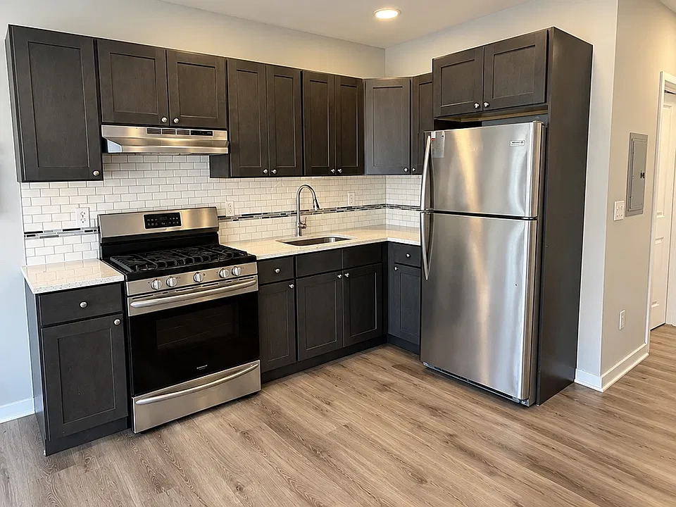 100 Carroll St #6