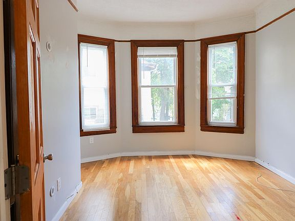 4th image of 209 Woodworth Ave Floor 1
