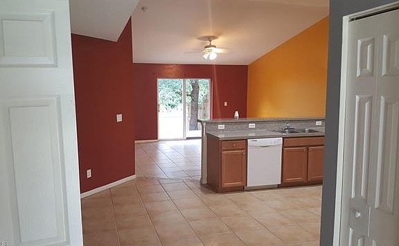 2nd image of 872 Apartment St E
