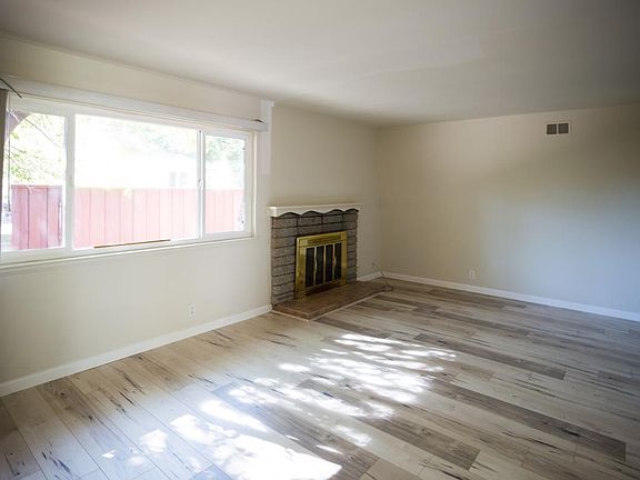 5th image of 846 Apple Valley Dr