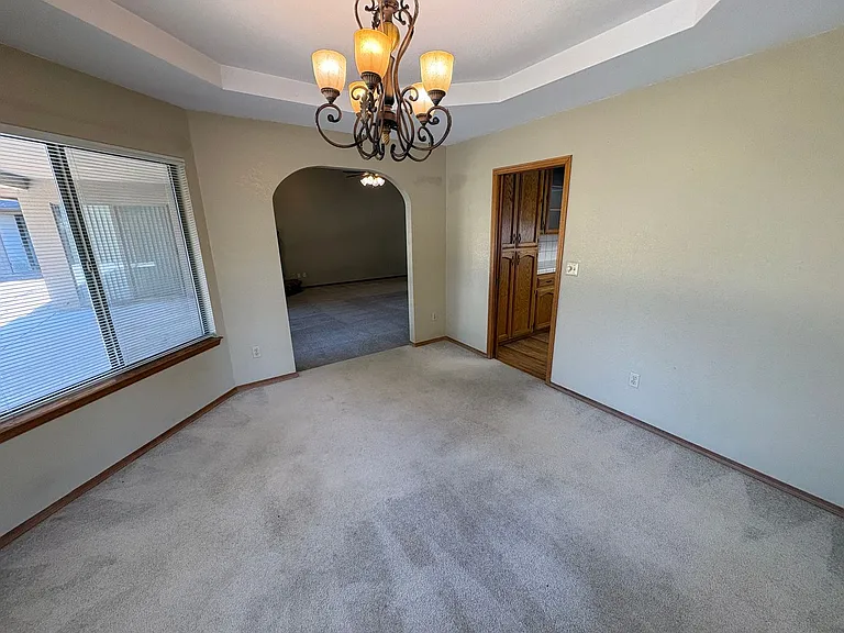 605 E Babcock Ave — Photo 28