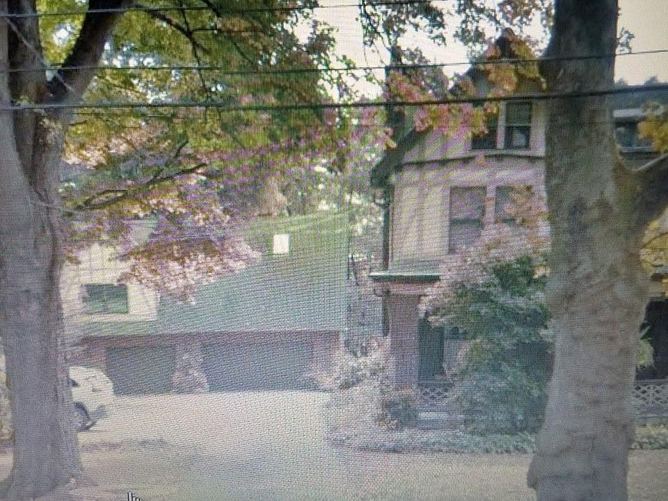 Driveway showing parking available on left.