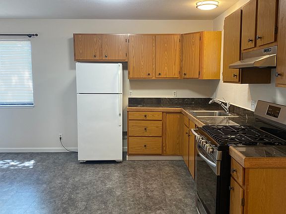 5th image of 555 Boyes Blvd #B