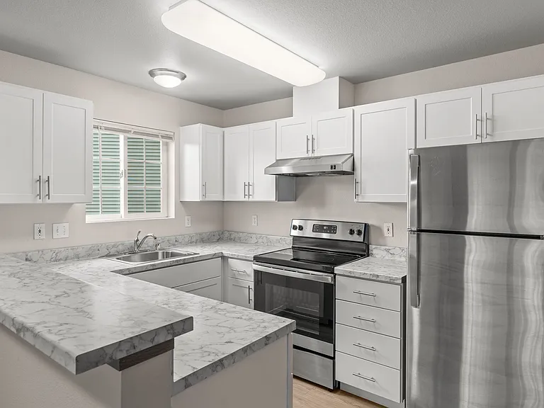 2 Bed 2 Bath Deluxe - 990 Sq Ft 2 Bed 2 Bath Deluxe - 990 Sq Ft