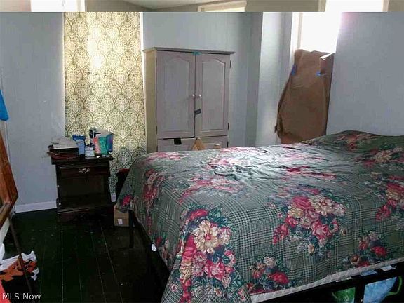 5th image of 927 Bloomfield Ave